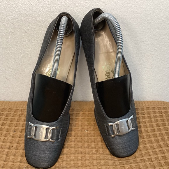 Salvatore Ferragamo Women's Sz 9 B Gray Leather Slip On Classic Pump Shoes - Picture 8 of 11
